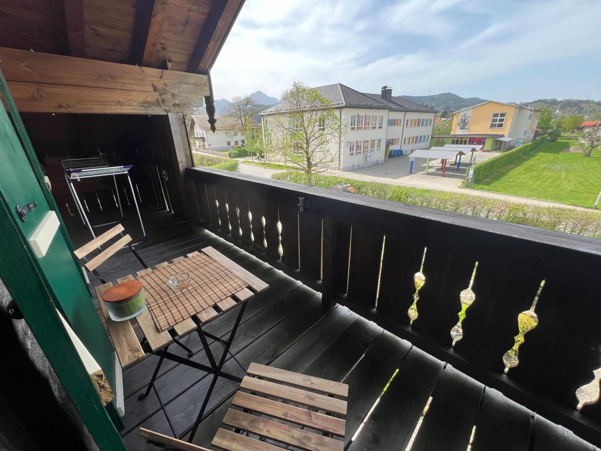 Gemuetliche Dachgeschosswohnung Mit Balkon 艾恩灵 外观 照片