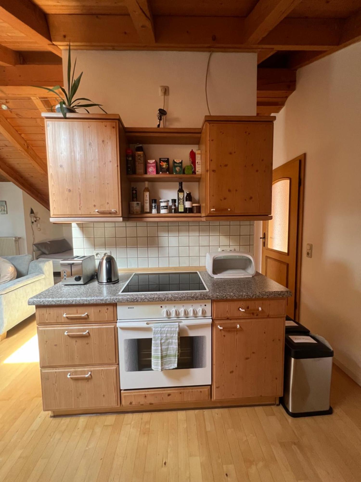 Gemuetliche Dachgeschosswohnung Mit Balkon 艾恩灵 外观 照片